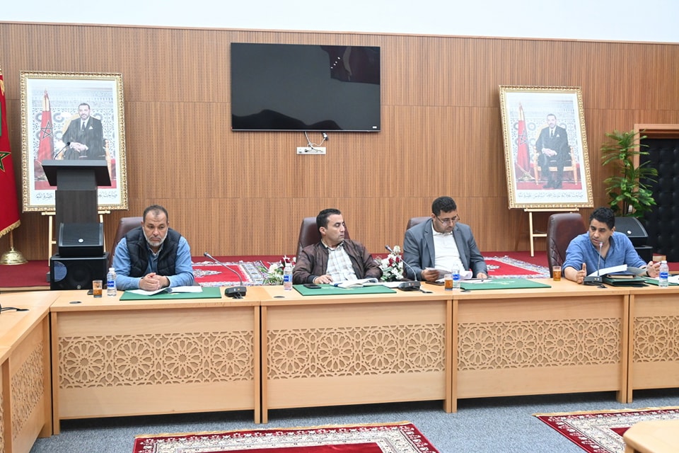 مجلس عمالة إنزكان أيت ملول يناقش مراحل تنفيذ مشروع السقي الجماعي بدوار البيض