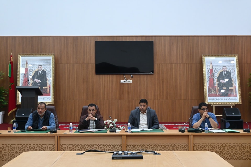 مجلس عمالة إنزكان أيت ملول يناقش مراحل تنفيذ مشروع السقي الجماعي بدوار البيض