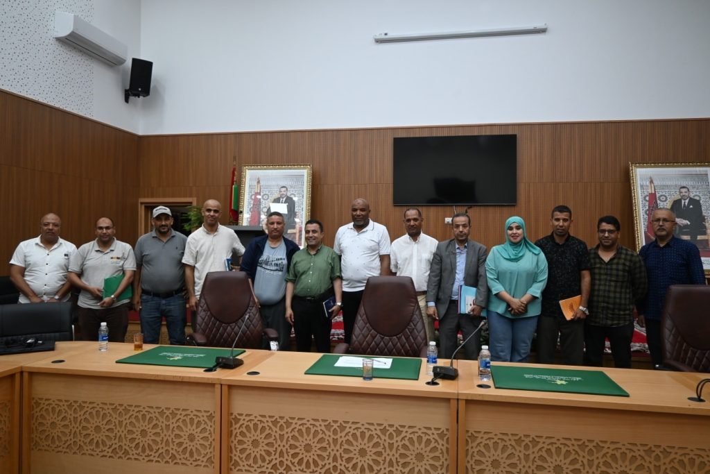 اجتماع لتدارس سبل تعزيز مرفق النقل المدرسي بجماعتي التمسية وأولاد داحو